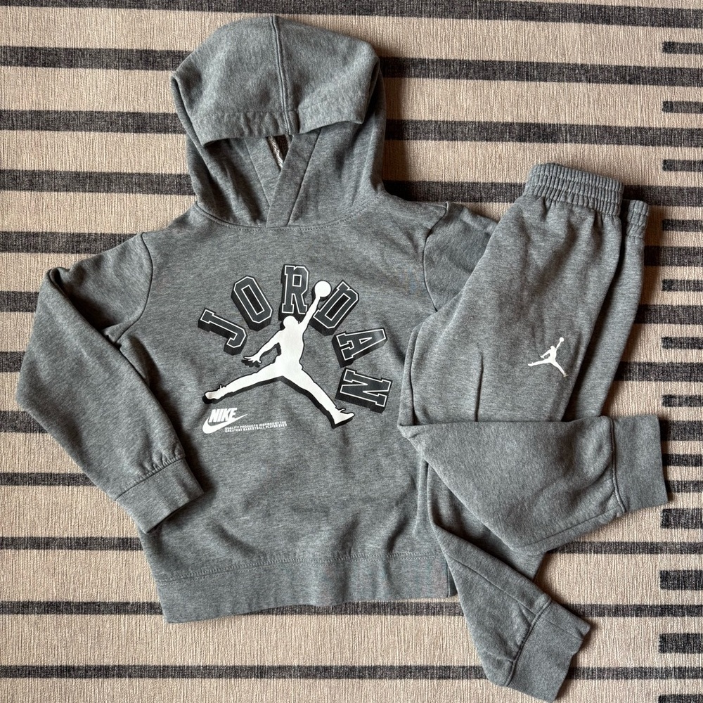 Nike Air Jordan 4y-5y Kids Gray Tracksuit